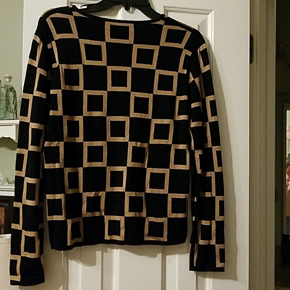 Sweater - Picture 2 of 3